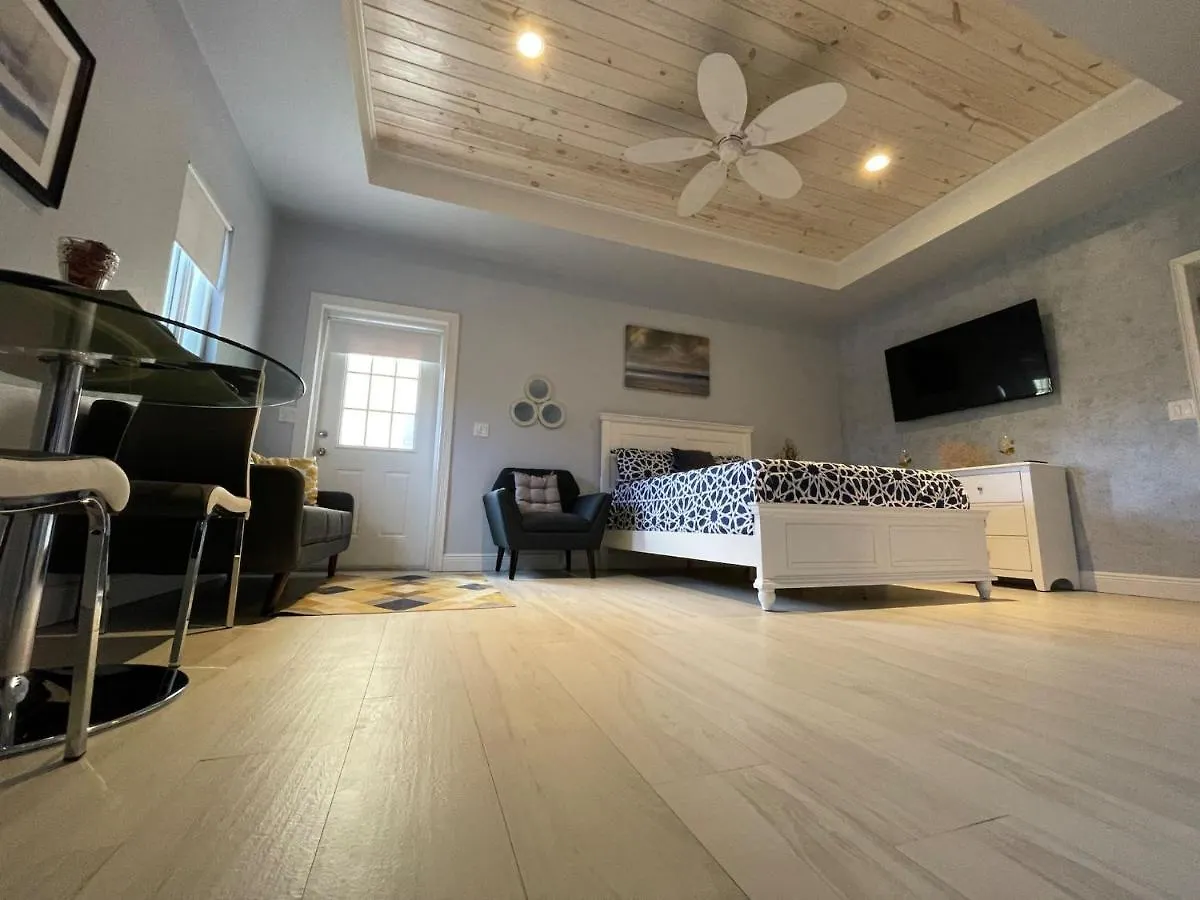 Nicoles Nest Brand New Exquisite Studio Hideaway Freeport Bahamy